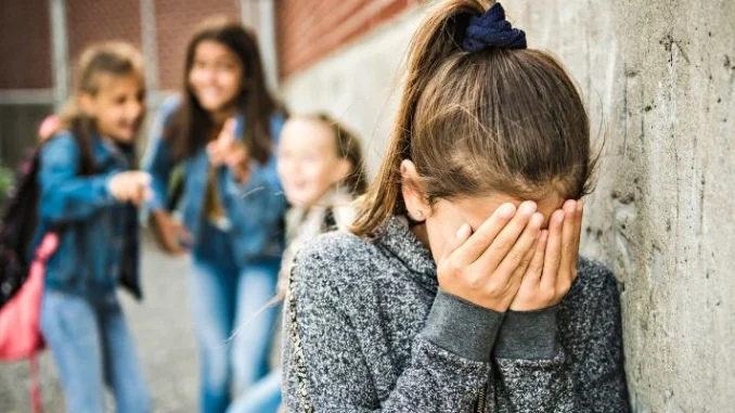 Bambina di 11 anni aggredita a Foligno da baby bulli