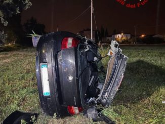 Incidente a Foligno, auto con cinque giovani si ribalta