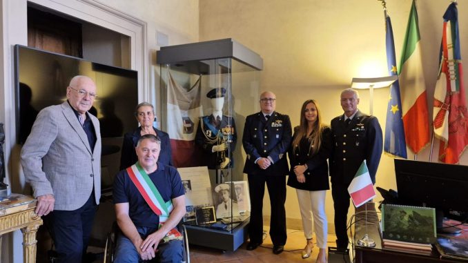 Una bacheca ricorda Giorgio Franceschi a Foligno oggi