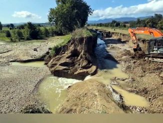 Argine crolla a Fratta di Montefalco, il Ruicciano devasta la valle