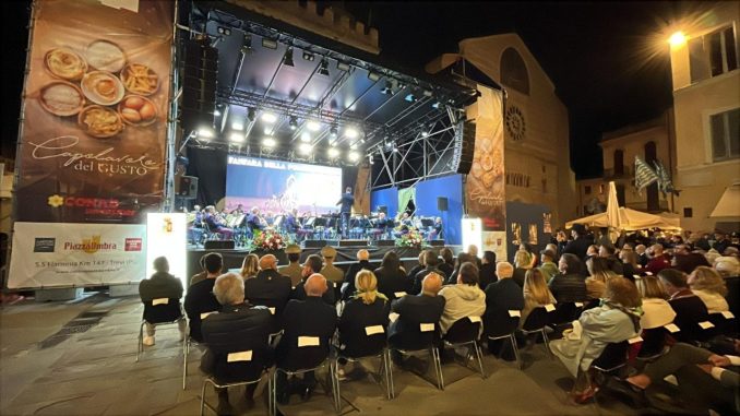 Fanfara Polizia Stato, Foligno, Primi d'Italia, concerto, Questura Perugia, Confcommercio, Maestro Profili, legalità