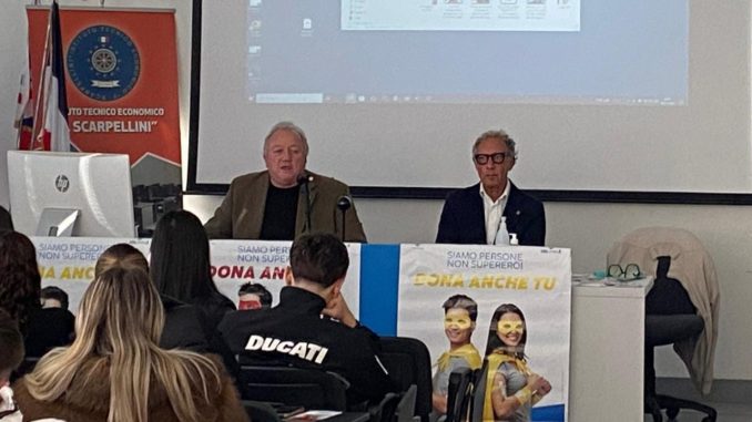 Avis e studenti Scarpellini insieme per la cultura della donazione