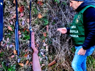 Due carabine modificate rinvenute nella zona rurale di Bevagna