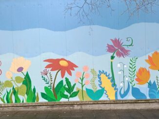 Murales colora il distretto scolastico contro la violenza