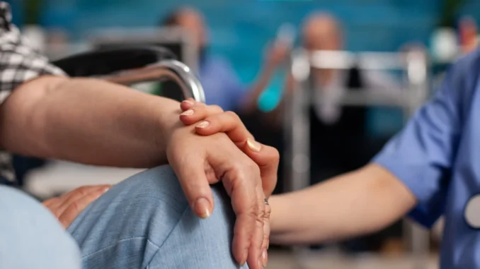 Caregiver familiare contributo 2026 con domanda entro 12 giugno